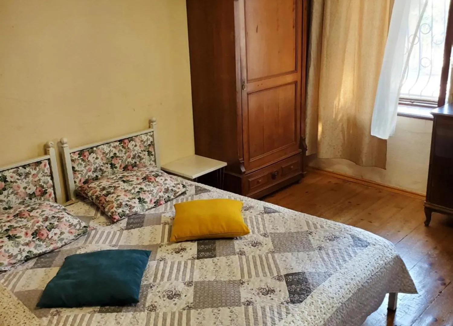 Уиут Ниниа Сад Apartman Tbiliszi